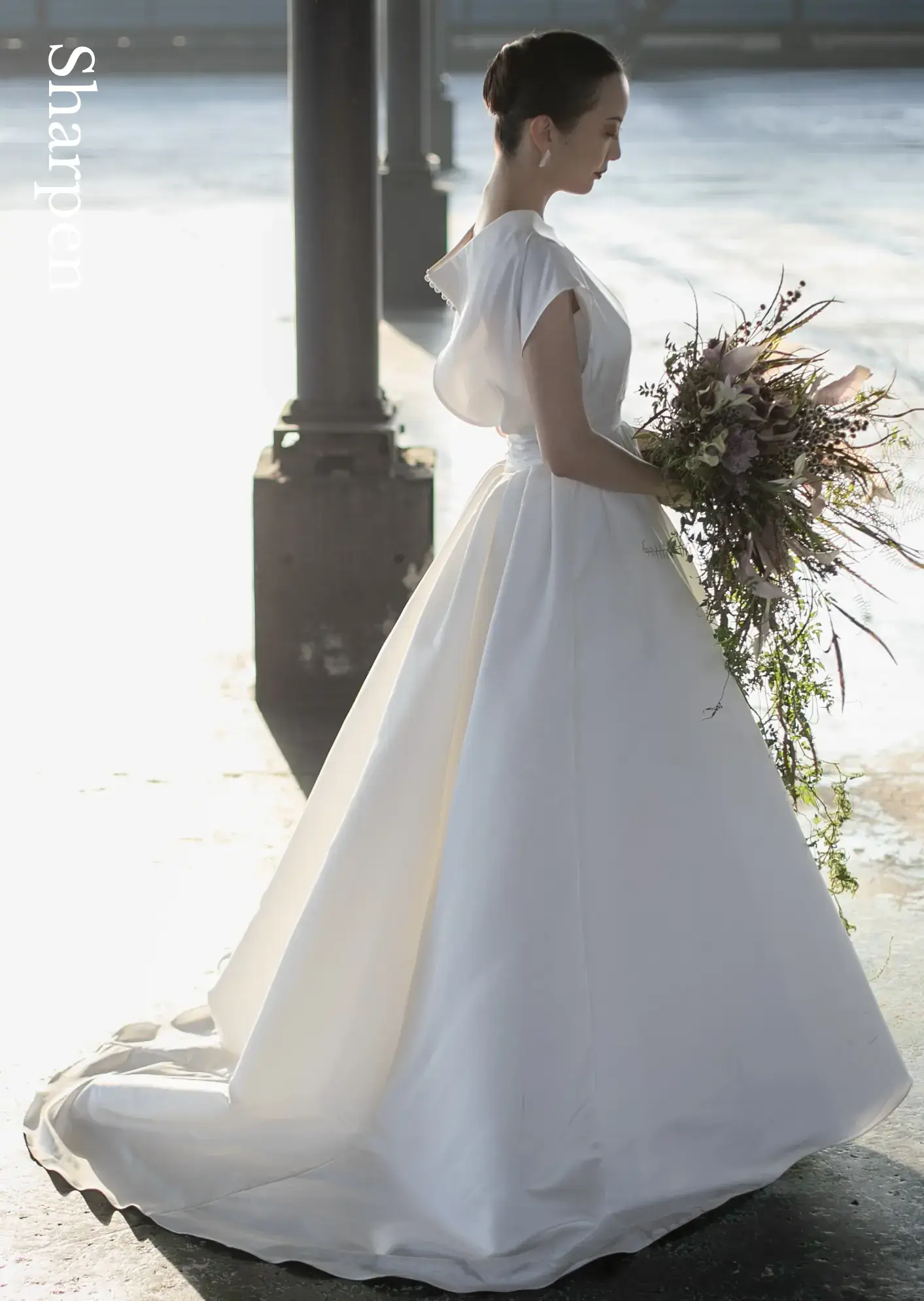 nae. ATELIERナエアトリエ Aラインのウェディングドレスを着たウェディングフォト